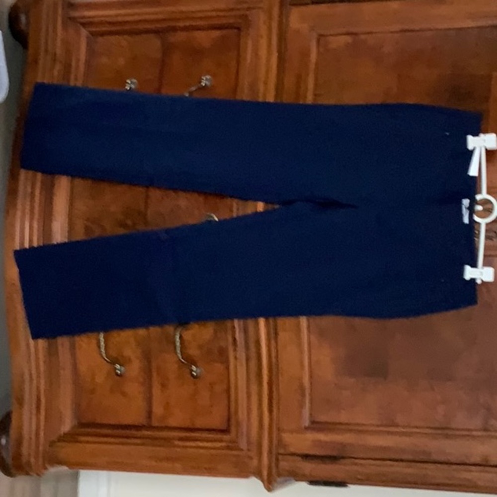 NWT Calvin Klein navy dress slacks size 6 body fit.